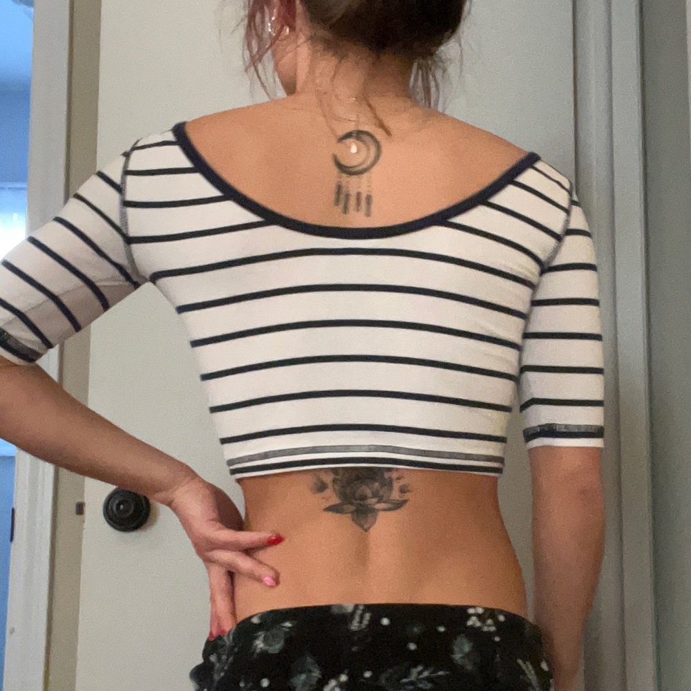 Cropped navy blue and white striped top